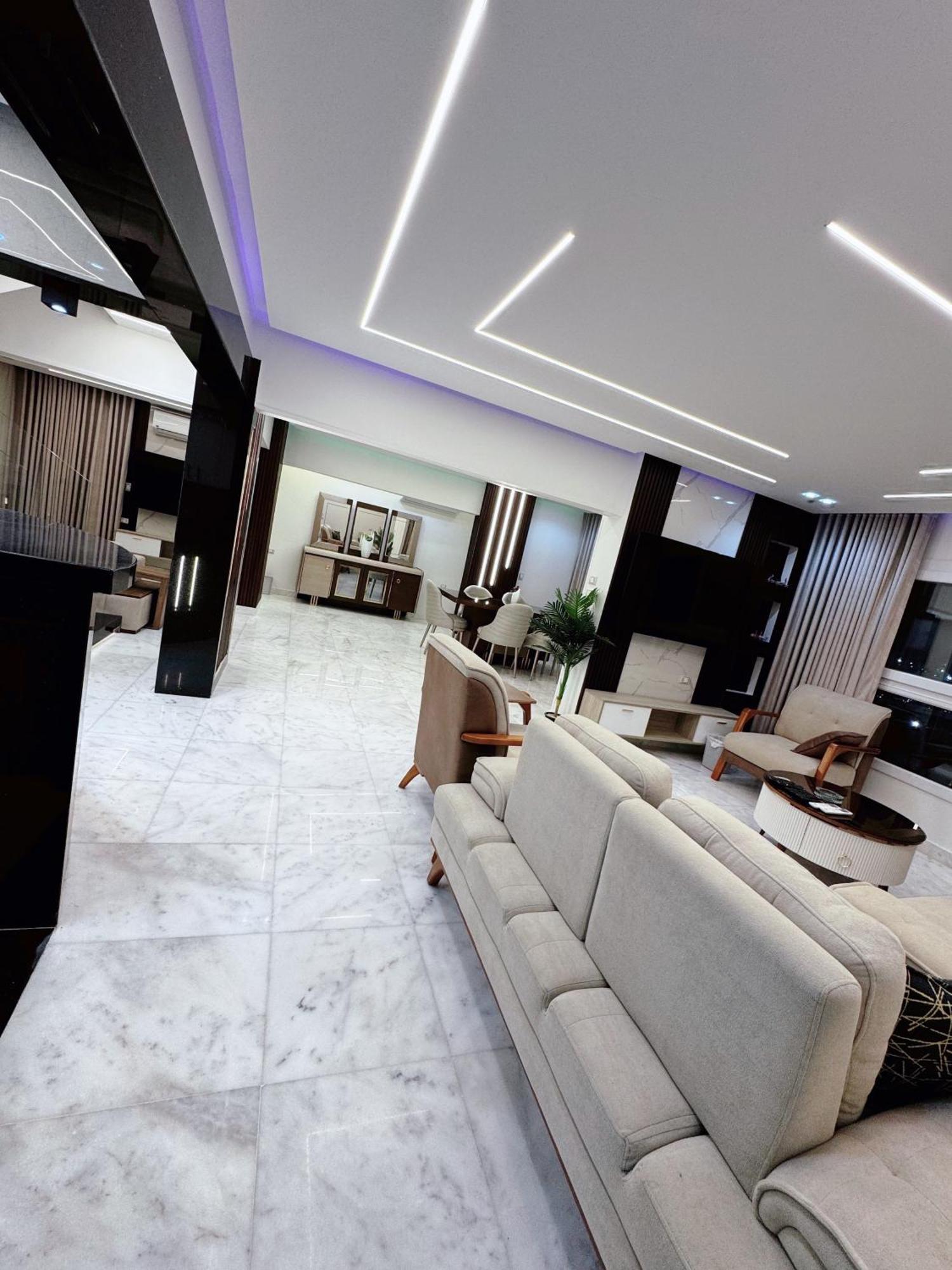 Luxury Duplex Hotel Apartment Sheraton Al Matar Apartment *